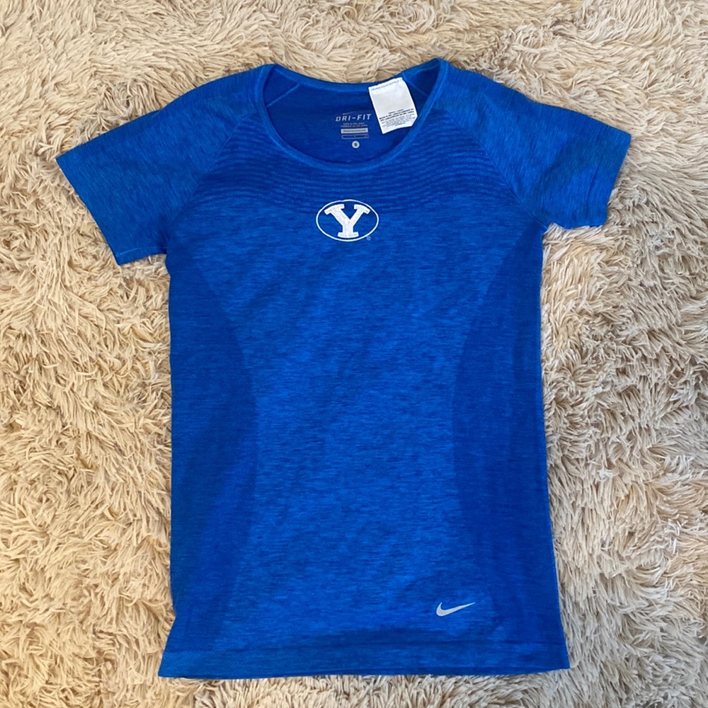 Nike BYU top